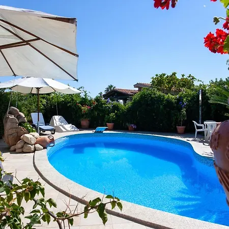 Le Rose San Teodoro (Sardinia)